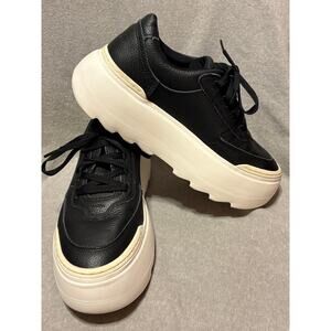 Ugg Size 10 Women’s Chunky Platform Black Leather Sneaker Shoes Marin Mega Lace